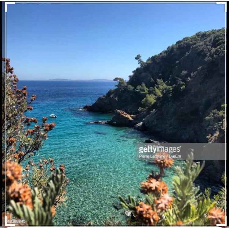 CAVALAIRE vue MER au loin MAISONNETTE TOUT ÉQUIPÉE POUR 4 PERSONNES AVEC PISCINE CLIM WIFI VÉLOS TV BARBECUES Esterno foto