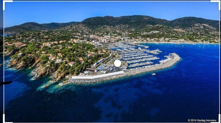 CAVALAIRE vue MER au loin MAISONNETTE TOUT ÉQUIPÉE POUR 4 PERSONNES AVEC PISCINE CLIM WIFI VÉLOS TV BARBECUES Esterno foto