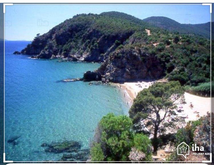 CAVALAIRE vue MER au loin MAISONNETTE TOUT ÉQUIPÉE POUR 4 PERSONNES AVEC PISCINE CLIM WIFI VÉLOS TV BARBECUES Esterno foto