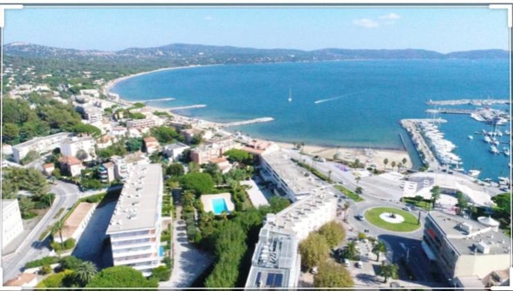 CAVALAIRE vue MER au loin MAISONNETTE TOUT ÉQUIPÉE POUR 4 PERSONNES AVEC PISCINE CLIM WIFI VÉLOS TV BARBECUES Esterno foto